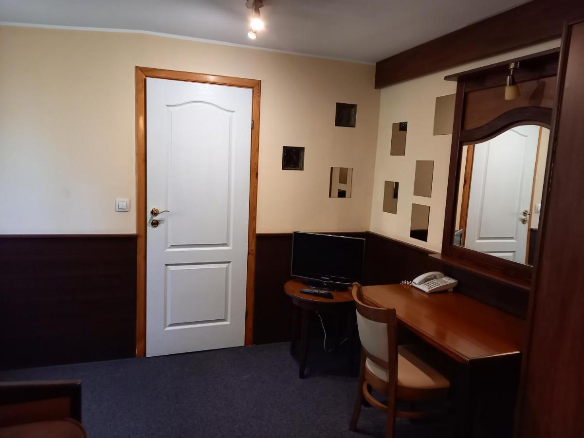 Dworek Staropolski Poznan Dış mekan fotoğraf